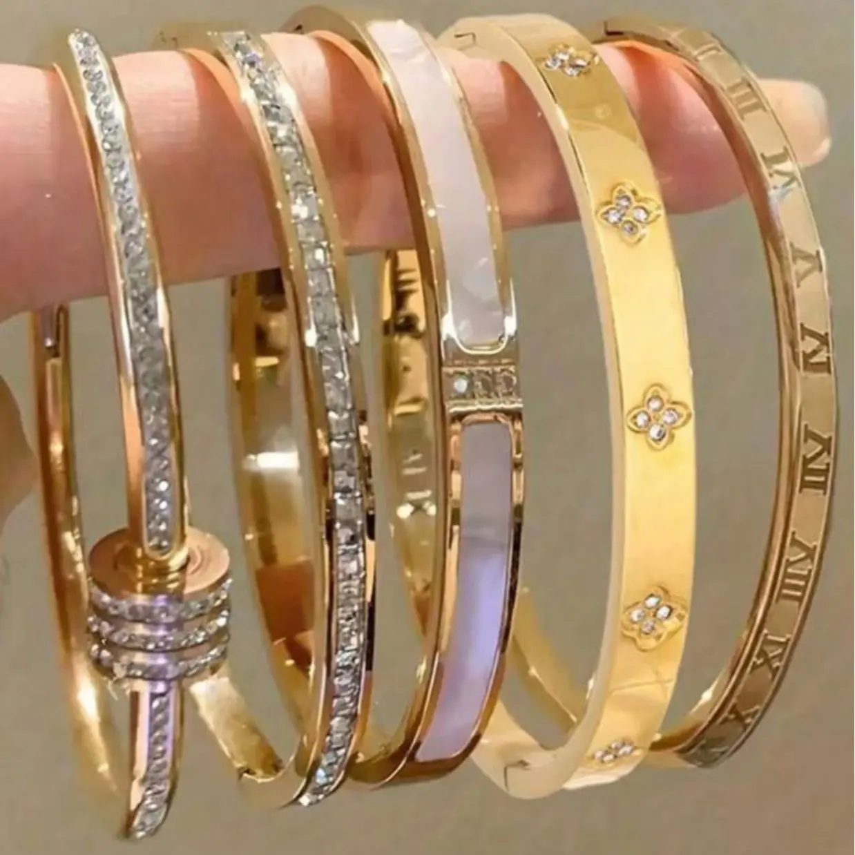 5-Piece Stainless Steel Bangle Set, classic trendy design, lightweight and durable. Suitable for daily wear, parties, dates, festivals and other occasions. Stackable fashion bangles, wrist jewelry for layering looks.