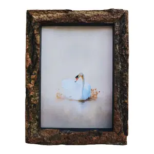 1 pc 5X7 inch Classic Farmhouse Photo Frame with Natural Bark, Elegant Tabletop Display for Wedding, Sport, Office, and Home Decor, Durable Picture Frame for Birthday, Valentine' s Day, Log Cabin Decor, Wall Decor, Wood Picture Frame with HD Glass