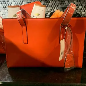 Women's Handbag Gift - Orange Color, Durable Material, Ideal for Everyday Use, Ideal for Gifting