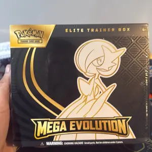 Mega Evolutions ETB