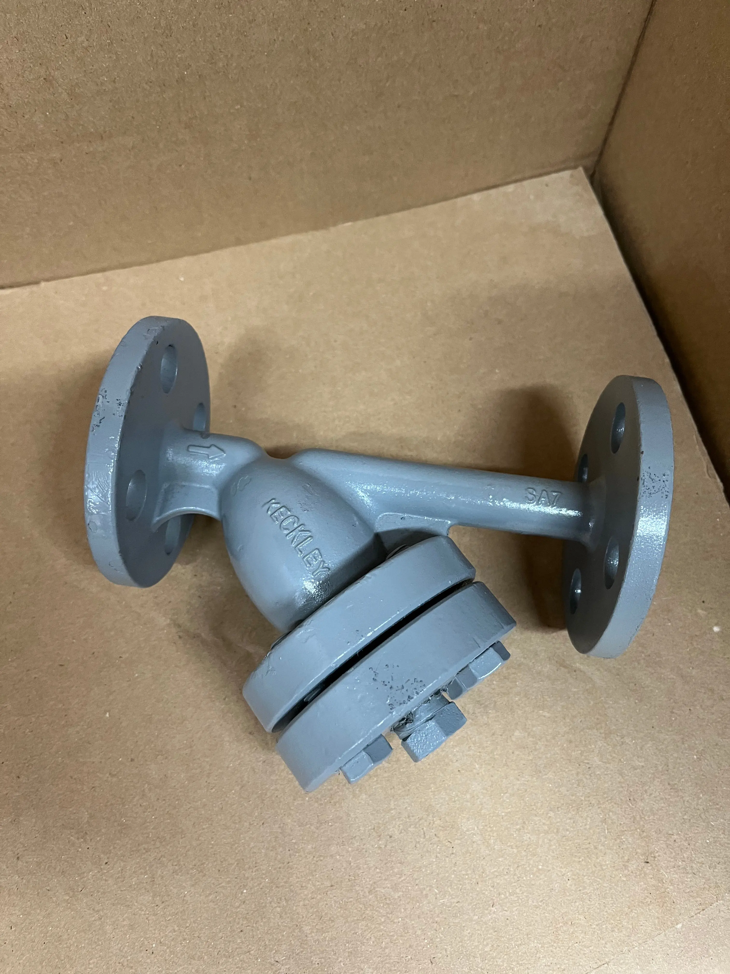 1 1/2" KECKLEY STYLE SA7 CLASS 150 RF FLANGED CAST CARBON STEEL BODY Y-STRAINER