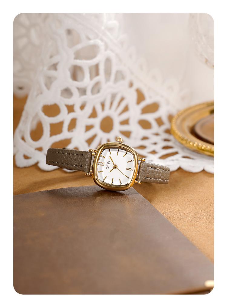 GEDI Vintage Oval Leather Watch for Women - Small Dainty Quartz Wristwatch, Minimalist Ancora Red Aesthetic Watch