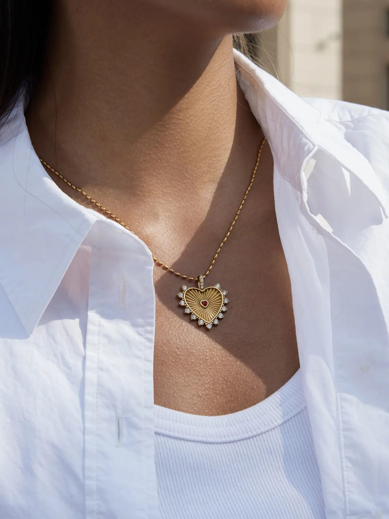 A Lady s Necklace With Rhindiamond Ribbed Heart Pendant Stainless Steel 18k Gold Plated Waterproof Anti Allergy Retro And Elegant Romantic Jewelry For A Date Give It To Her Heart Shaped Necklace Fashion Necklace