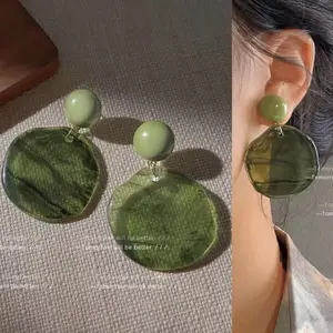 Hong Kong Style Retro Olive Green Gradient Earrings Exaggerated Niche Design Sense Stud Earrings