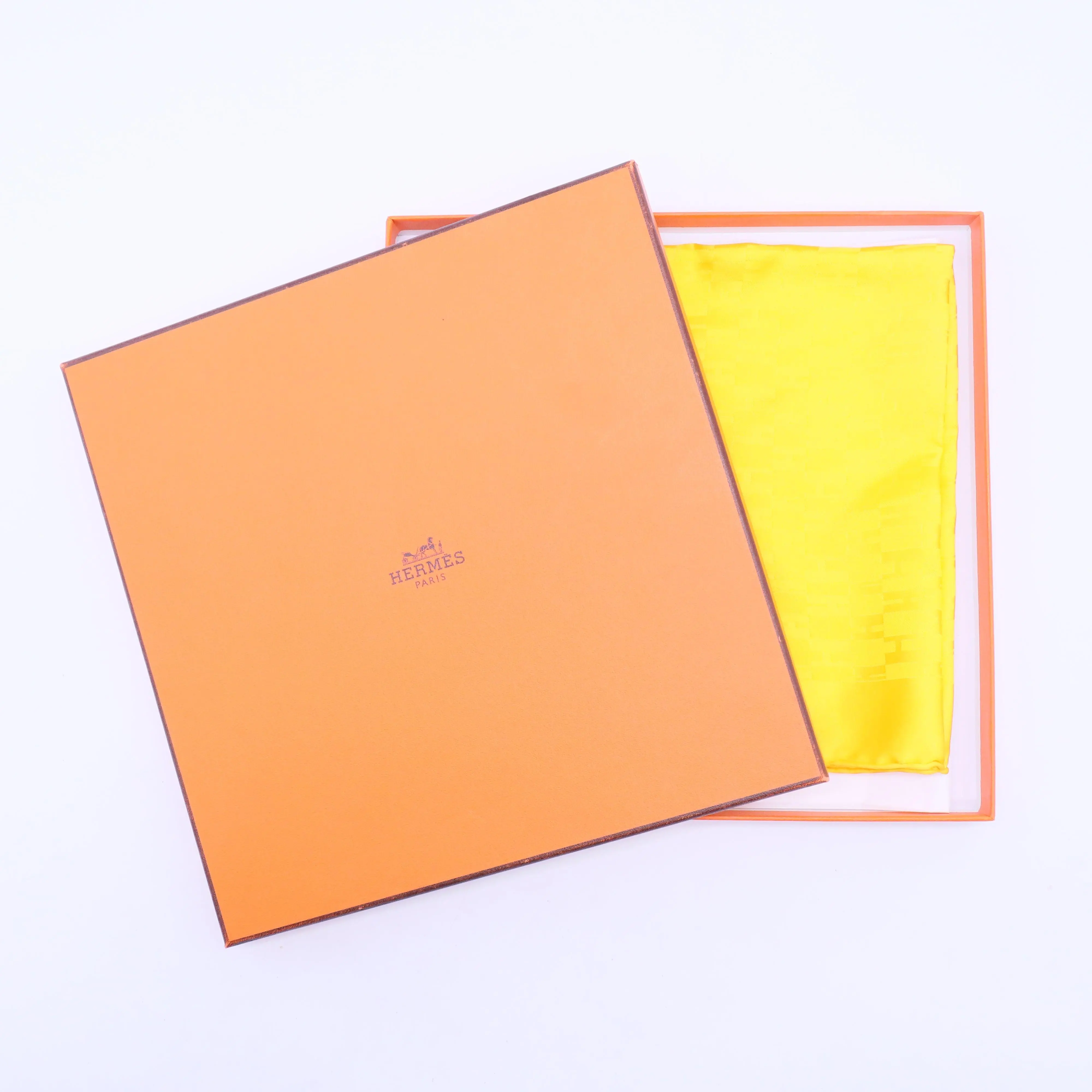 Pre-owned Hermès Silk Scarf W20181