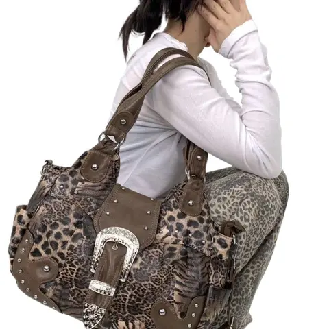 Ladies' retro Y2K handbag, embellished shoulder bag, large capacity, multiple pockets, leopard print punk diagonal cross bag, flip design, washed and worn vegan bag, PU Leather Crossbody, suitable for vacation, shopping, work, holiday gifts