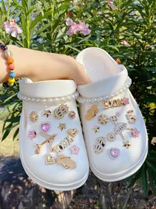 27pcs Fashion Airplane Girl Shoe Charms, DIY Decorations for Women Sandals Slippers Hole Shoes Beach Bags, Perfect Gift