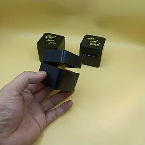 3D Printed Middle Finger Gift Box, Surprising Prank Present, Novelty Item for Fun Gifting, Perfect for Cross-Border Shopping