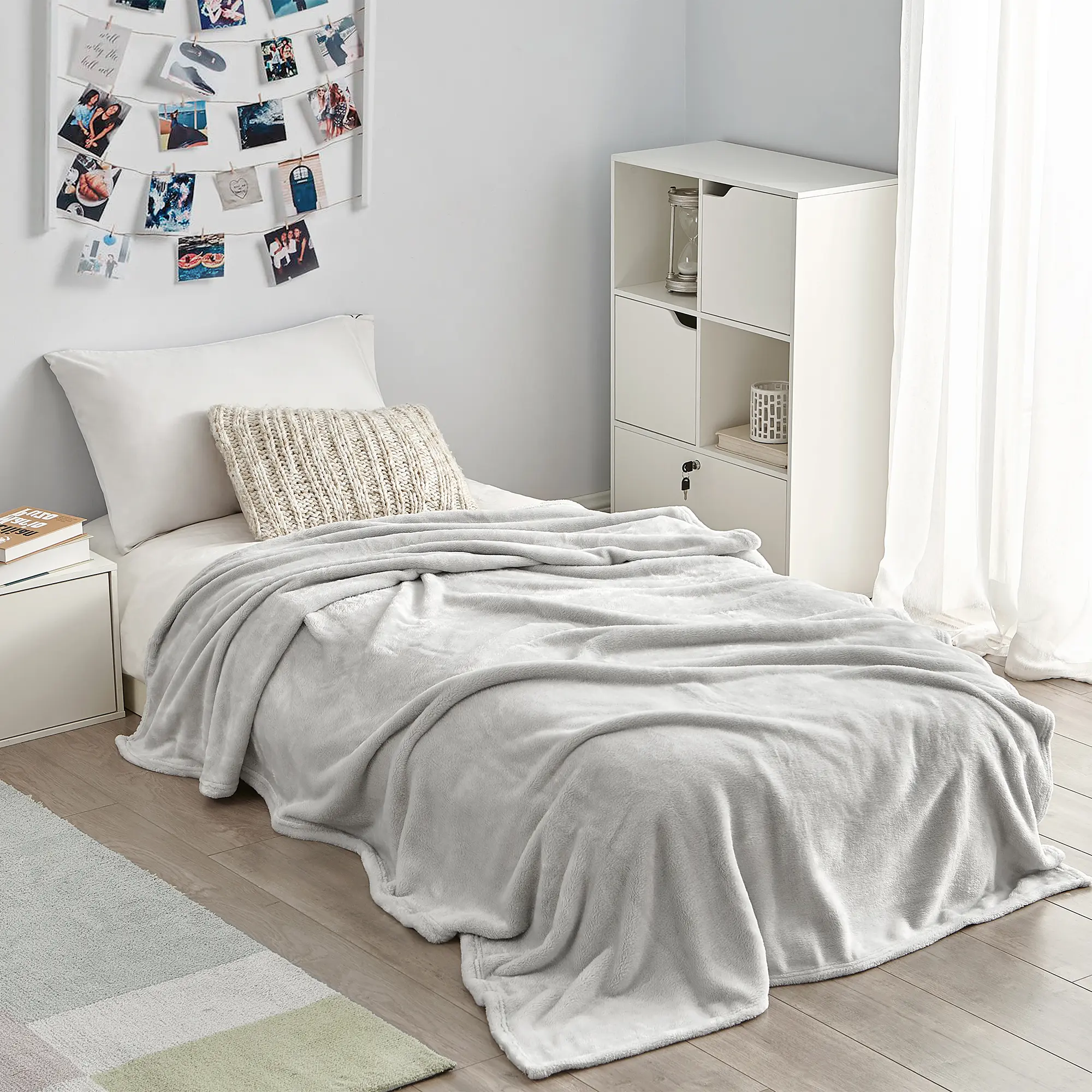 Coma Inducer - Me Sooo Comfy Twin XL Blanket - Glacier Gray
