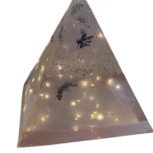 Lizard Resin Lamp - Cozy Light Up Wasp Design