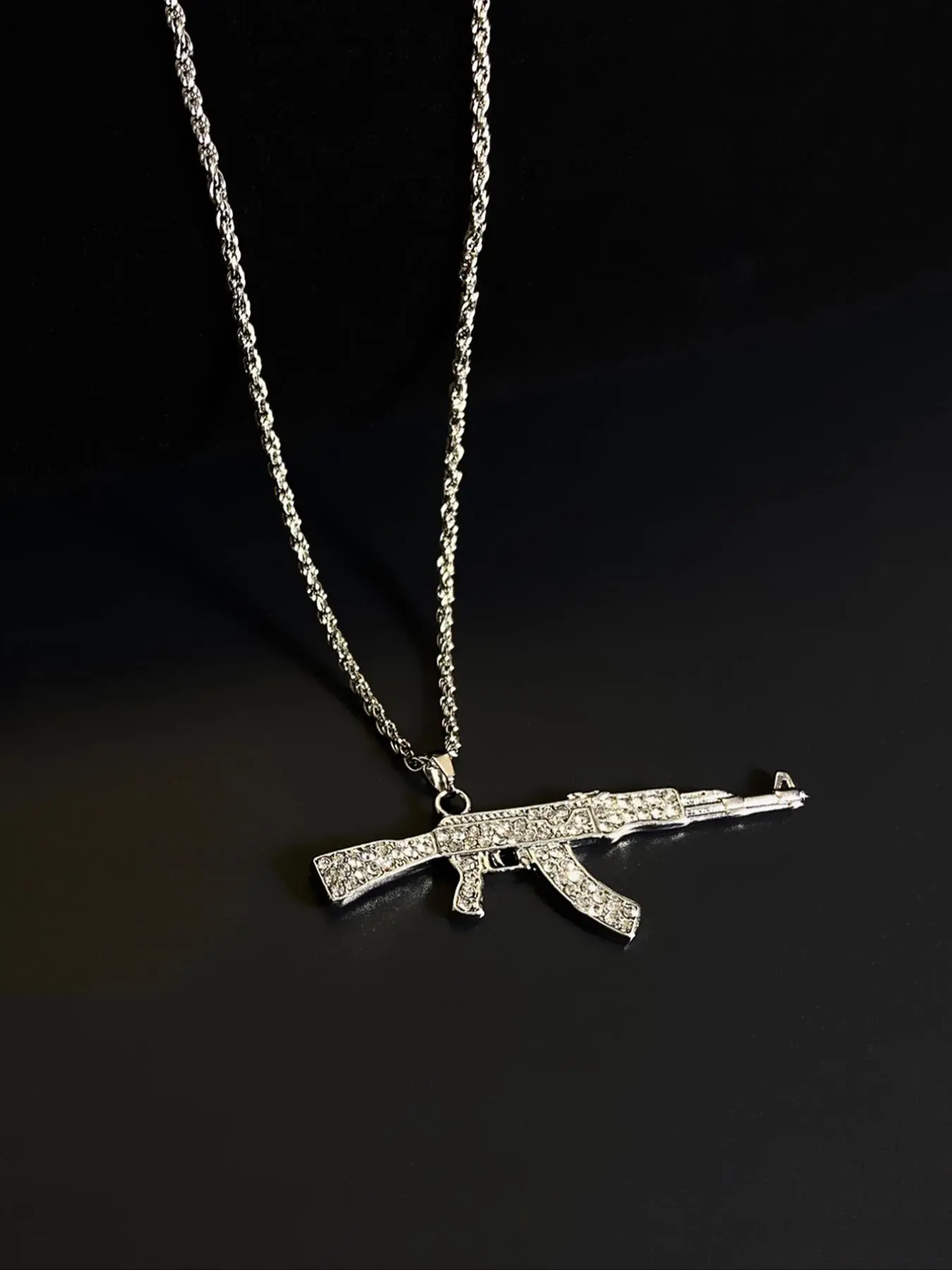 Rhinestone Decorated Submachine Gun Shaped Pendant Chain Necklace for Men, Hip Hop Punk Statement Necklace for Party, Daily Clothing Decor for Boy, Fashion Cool Accessories, Punk Style Necklace, Fashion Jewelry Party