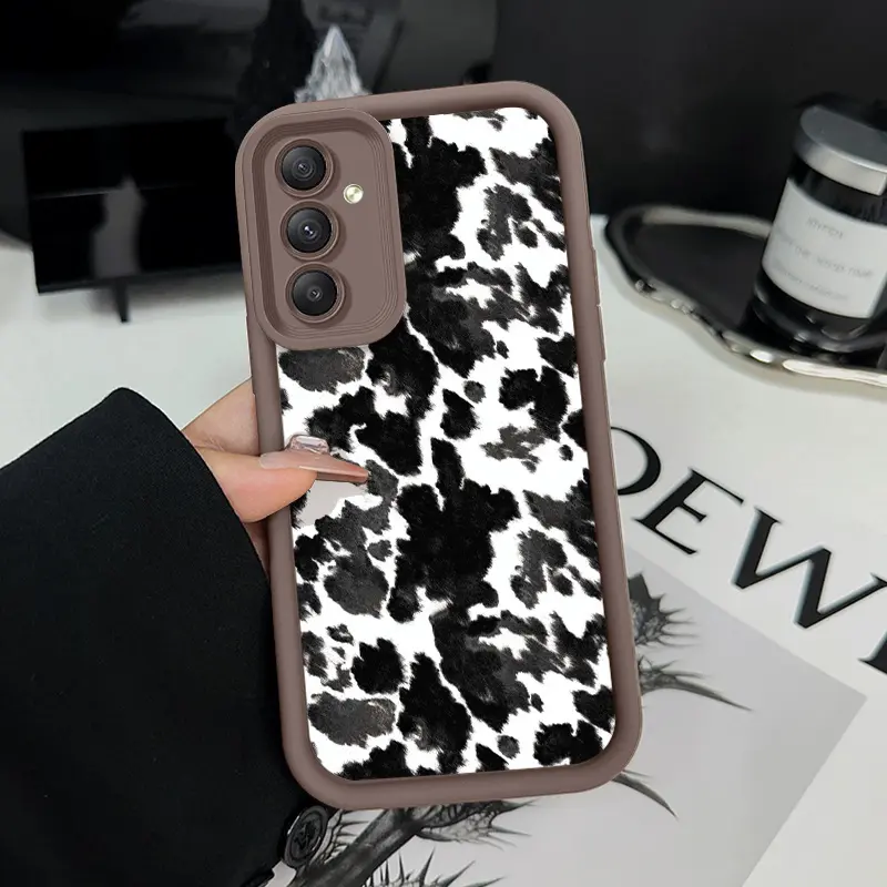 TPU Phone Case for Samsung Galaxy S25 S24 S23 S22 S21 A13 A14 A15 A16 A17 A33 A34 A35 A36 A52 A53 A54 Note20 Fe Plus Ultra Fashion Black And White Cow Print Pattern Pocket-Friendly Shockproof Silicone Protective Soft Smartphone Case Cellphone Protection