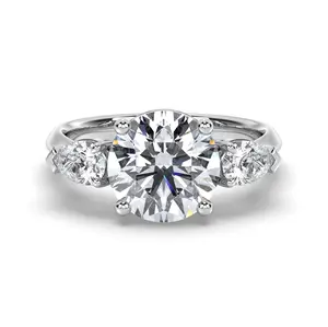 Lab Grown Diamond Engagement Ring "Iris"