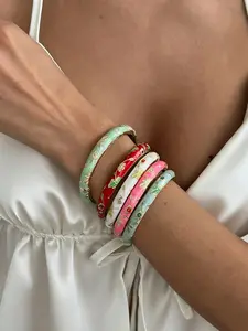 Vintage Floral Enamel Bangle Bracelet for Women, Gold Plated Oil Drop Flower Cuff Bracelet, Colorful Retro Statement Jewelry, Elegant Stackable Bangles, Trendy Fashion Bracelet for Daily Wear, Party, Vacation, Gift for Girls & Ladies