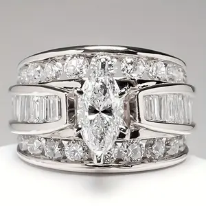 1 Piece Women's Engagement Ring Fashion Exquisite Inlaid Synthetic Zircon Wide Band Engagement Ring Women's Wedding Banquet Luxurious Jewelry Gift