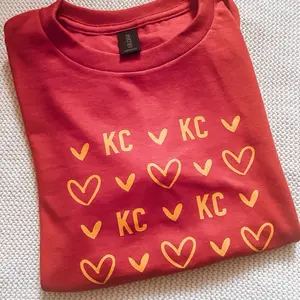 Gildan KC Hearts Tee Red & Gold Edition Fitted Unisex T-Shirt with Bold Gold "KC" & Heart Design 100% Cotton Classic Fit