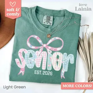 [A NEW COLLECTION] Comfort Colors Senior Est 2026 Shirt, Class of 2026 Senior Graduation Gift, Patchwork Floral Senior Year T-Shirt, Aesthetic Graduation Tee