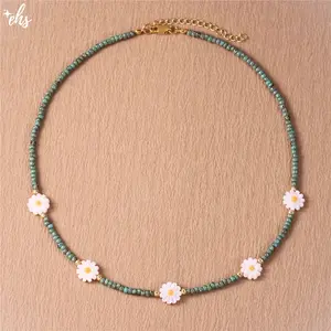 Daisy Flower Seed Bead Necklace