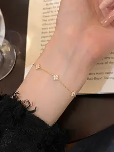 Four-Leaf Clover Bracelet, Elegant Jewelry Accessory, Perfect Gift for Her, Fashionable and Unique, Essential Daily Wear, Elegant Minimalist Bangle