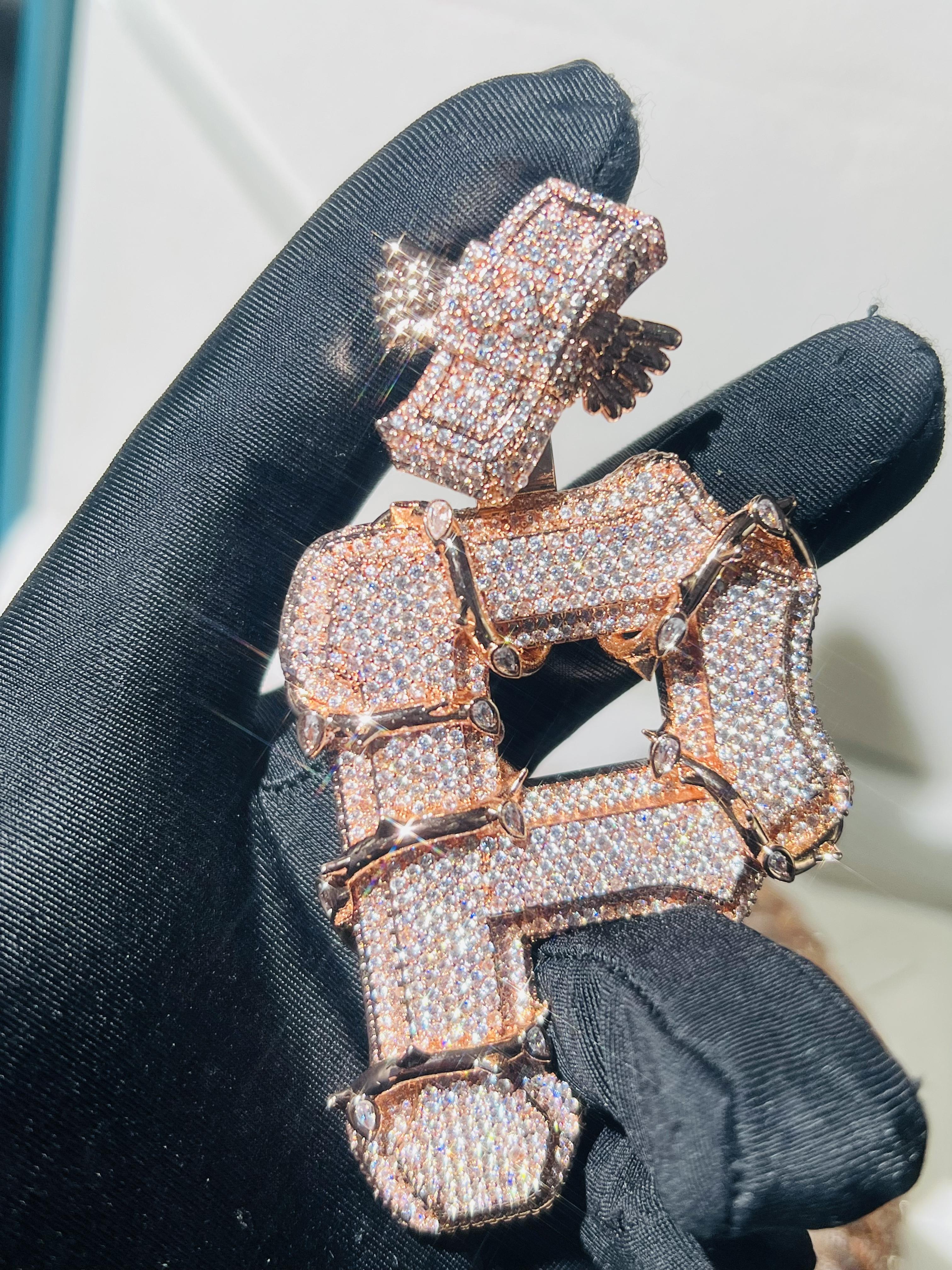 Luxury letter P pendant hip-hop jewelry iced diamond pendant VVS custom long stick iced diamond luxury high-end dynamic initial pendant fashion trendy high-end style pendant