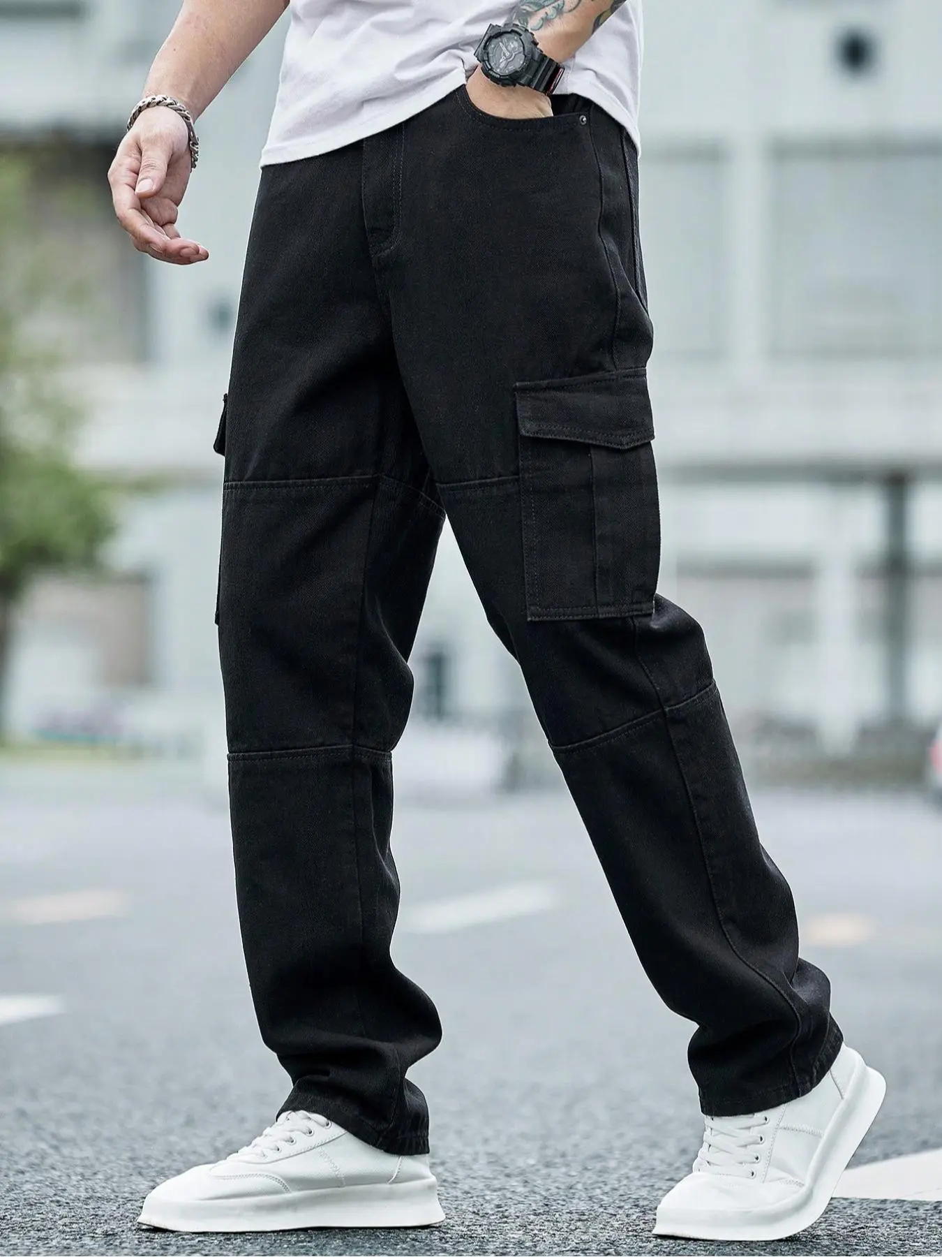 Men's solid color straight denim jeans Natural Waist jeans with flap pockets, regular fit, casual and fashionable cargo jeans Jeans Pants suitable for all seasons, ideal for men's daily wear.