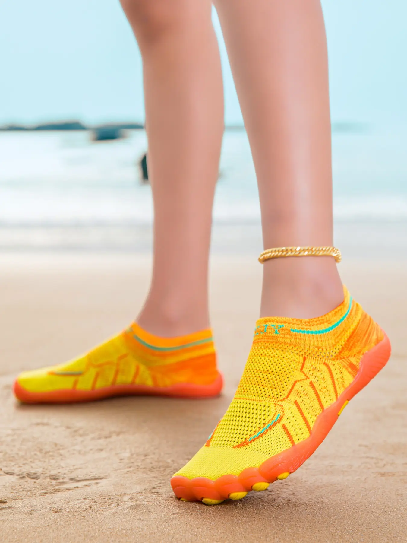 New Women's Outdoor Hiking Shoes, Non-Slip Sandproof Beach Shoes, All-Terrain Breathable Sporty Water Shoes for Gym, Camp, Stream, Grass, Summer Activities