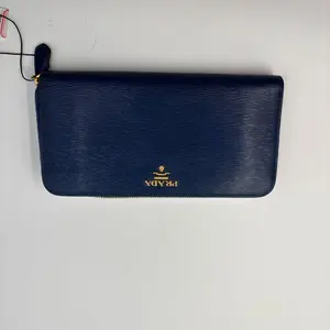Pre-owned PRADA leather Mini Bags bule wallet（Z）