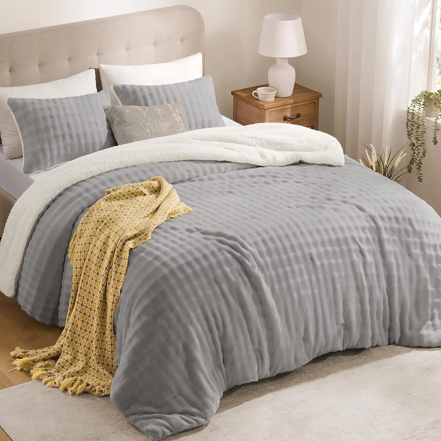 Ultra-Soft Micromink Sherpa  Comforter Set Gray - Plush Warm Fall Winter Blanket & Bedding Comforter Sets (1 Comforter, 2 Pillowcases)