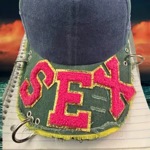 “VOUCHER HAT” (Retro- College-Sex)  (Streetwear)