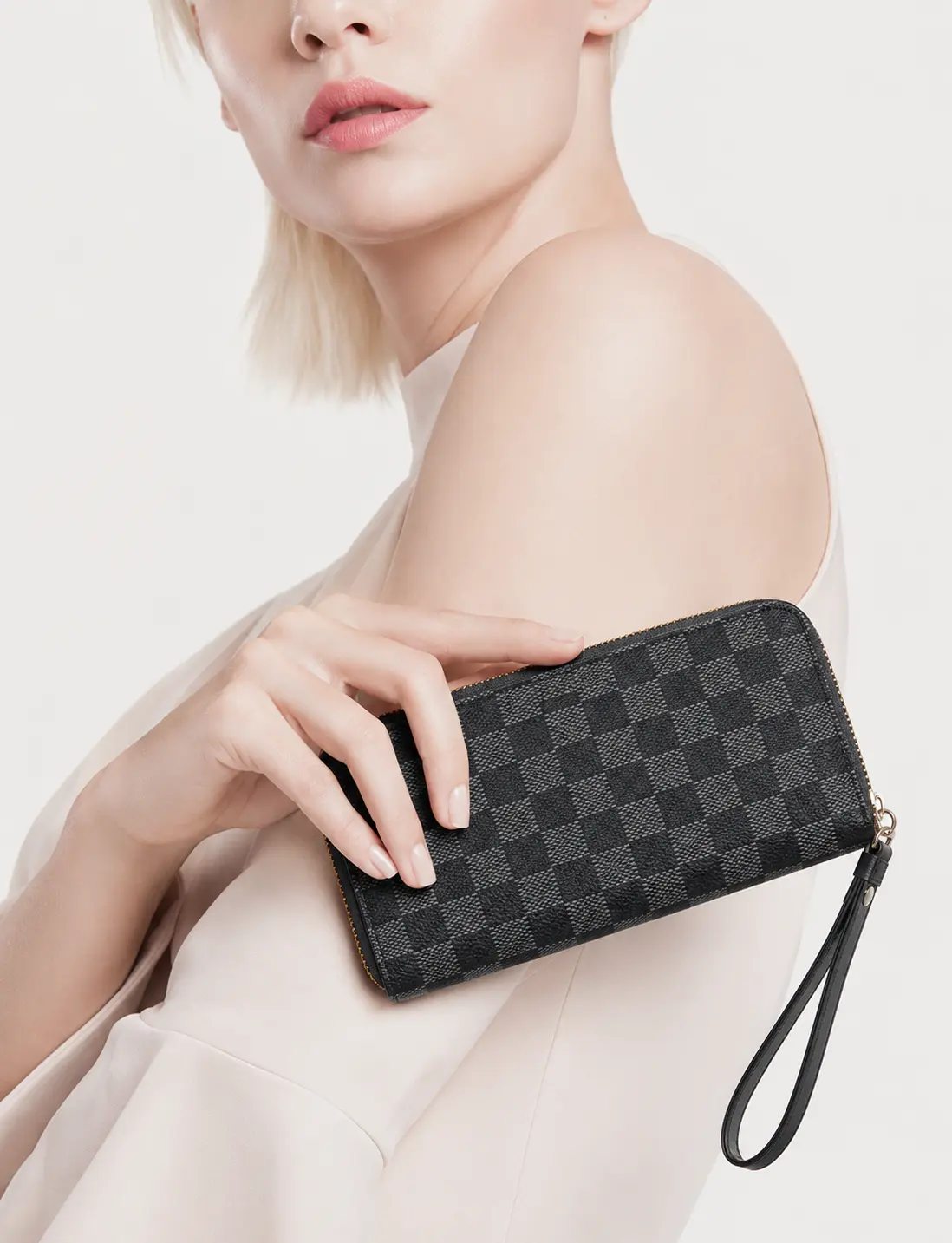 Women's Checkered Long Wristlet Wallet, Zip-Around Clutch Purse with Wrist Strap, Stylish Everyday Wallet for Travel & Daily Use