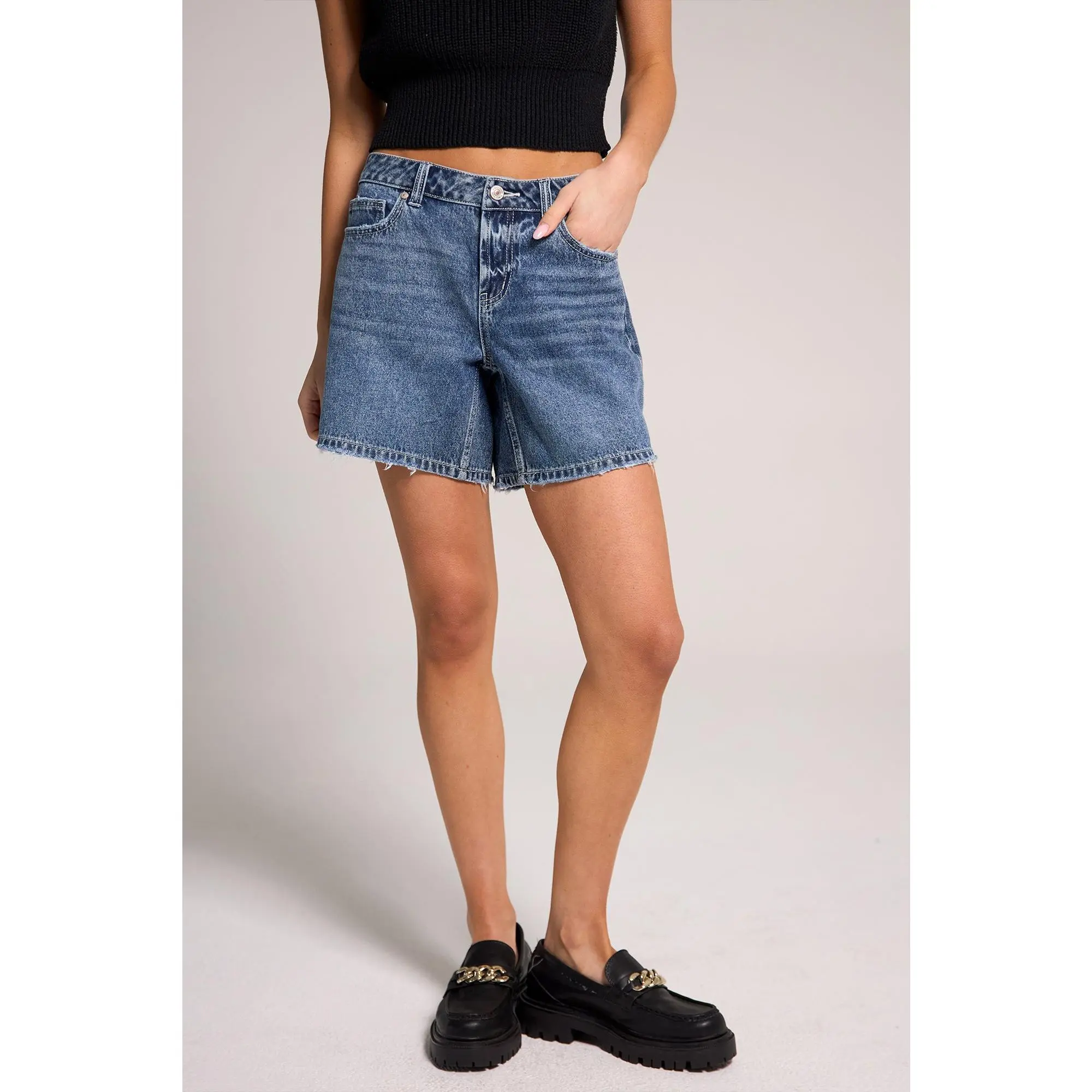 Indigo A-line Bermuda Short - Medium Size, Ideal for Casual Wear