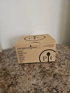 Pampered Chef Veggie Wedger #2017 - Brand New in Package