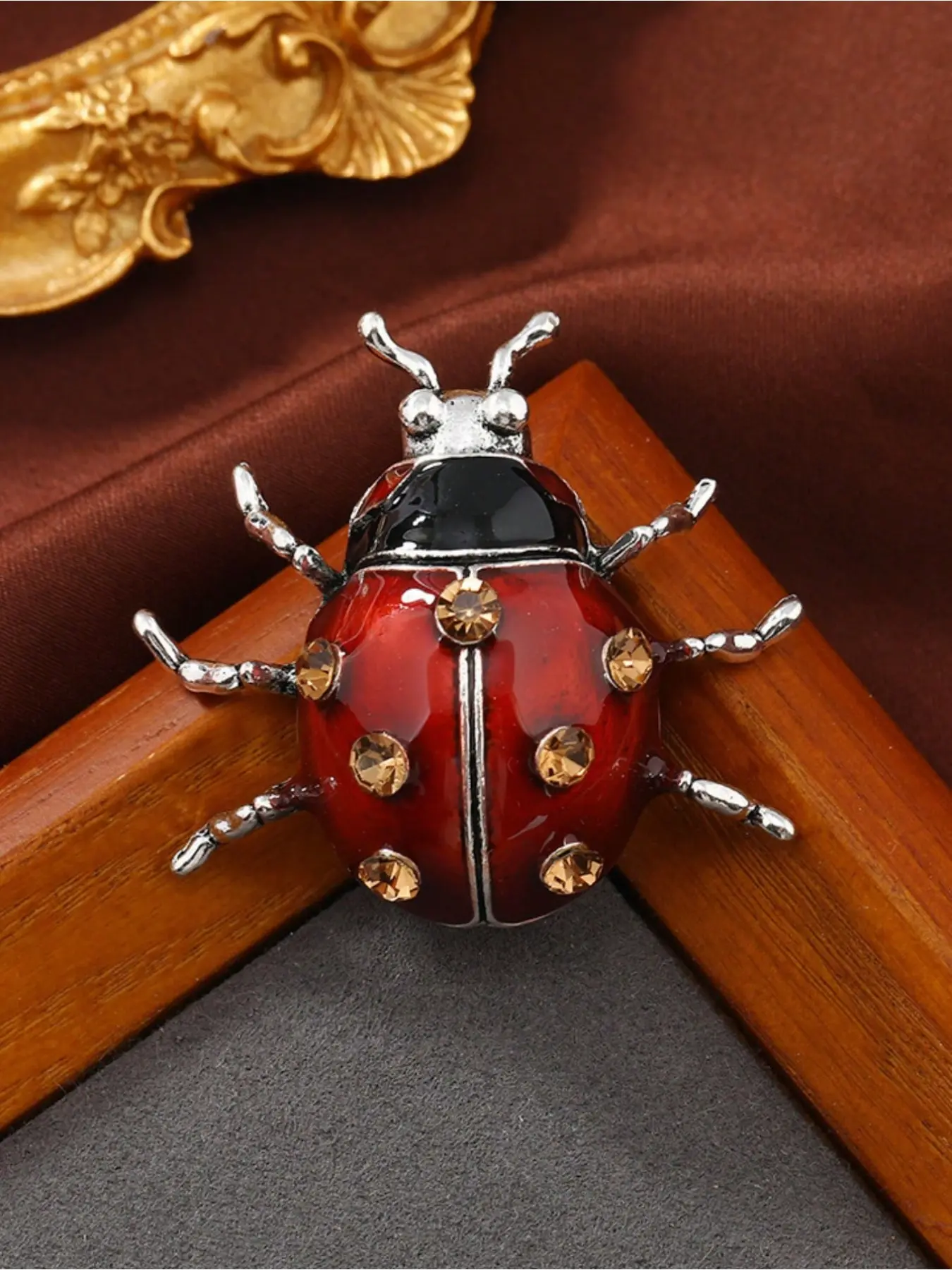 Fashionable Cute Cartoon Brooch Creative Ladybug Brooch Animal Insect Pin Men's Lapel Pin Unisex Corsage Alloy Brooch Pin