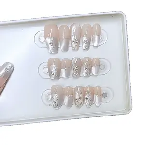 Hand-Painted Embossed Silver-White Tulip Gradient Halo Acrylic False Nail Patches Personalized Versatile Detachable Reusable Press-Type Press-On Nail Collection