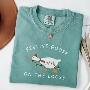 Festive Goose on the Loose Comfort Colors Christmas Tee - Cute Funny Goose Holiday Graphic, Silly Xmas Duck Top, Cozy Pigment-Dyed Vintage Oversized Shirt, Soft Unisex Gift for Her, Relaxed Fit Heavyweight Casual Wear, Everyday Chill Aesthetic