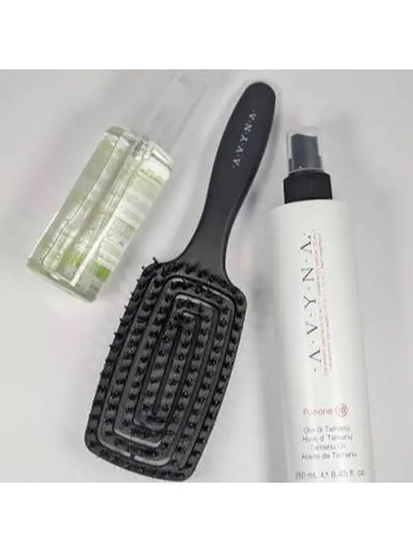 Vented Hair Brush by Avyna