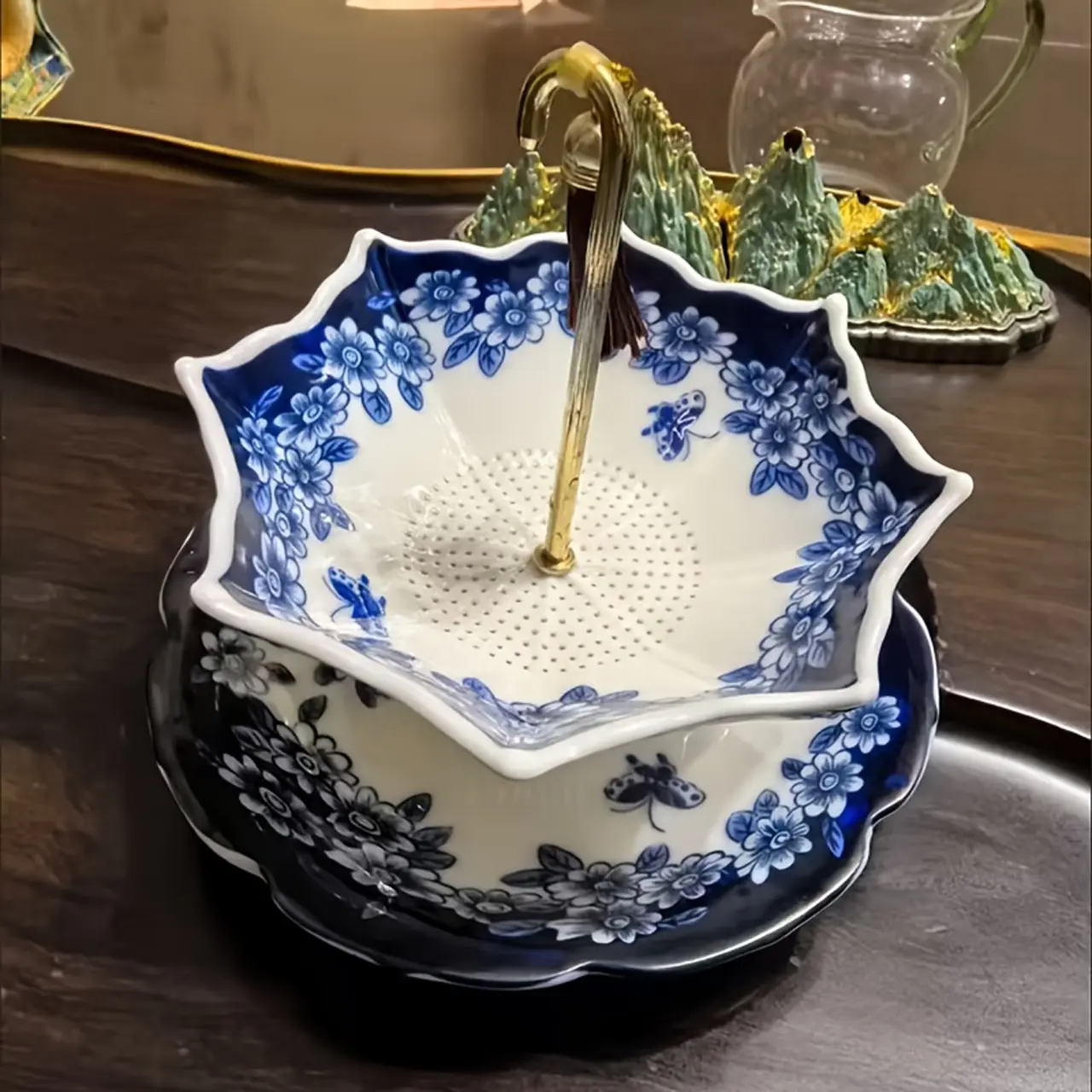 Elegant Blue Floral Pattern Ceramic Tea Strainer Tea Accessories Set of Two with Tassels, Decorative Umbrella Tea Infuser for Home Office Table Decoration