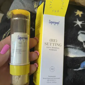 Product Review of (Re)setting Mineral Powder SPF 35 from B**y L**t