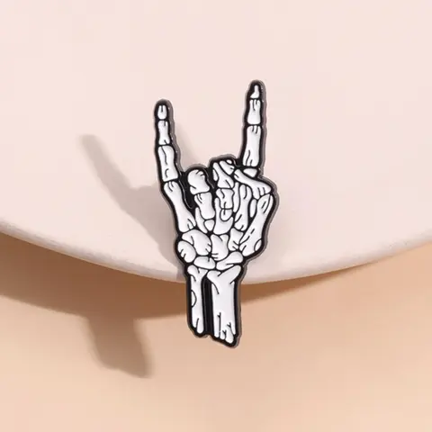 Punk Style Skull Hand Gesture Design Brooch Pin Clip for Clothing Backpack Decor, Fashion Brooch for Party, Trendy Exquisite Brooch for Birthday Gift