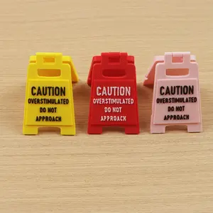 1pc  Caution Overstimulated Desk Sign, 3D Printed Caution Overstimulated Do not Approach Signs, Funny Office Desk Warning Sign, Humorous Message