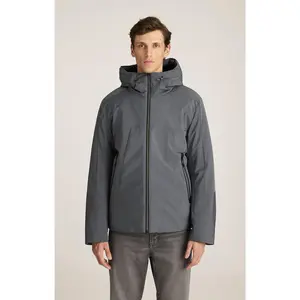 HOODED PARKA IN TURBULENCE