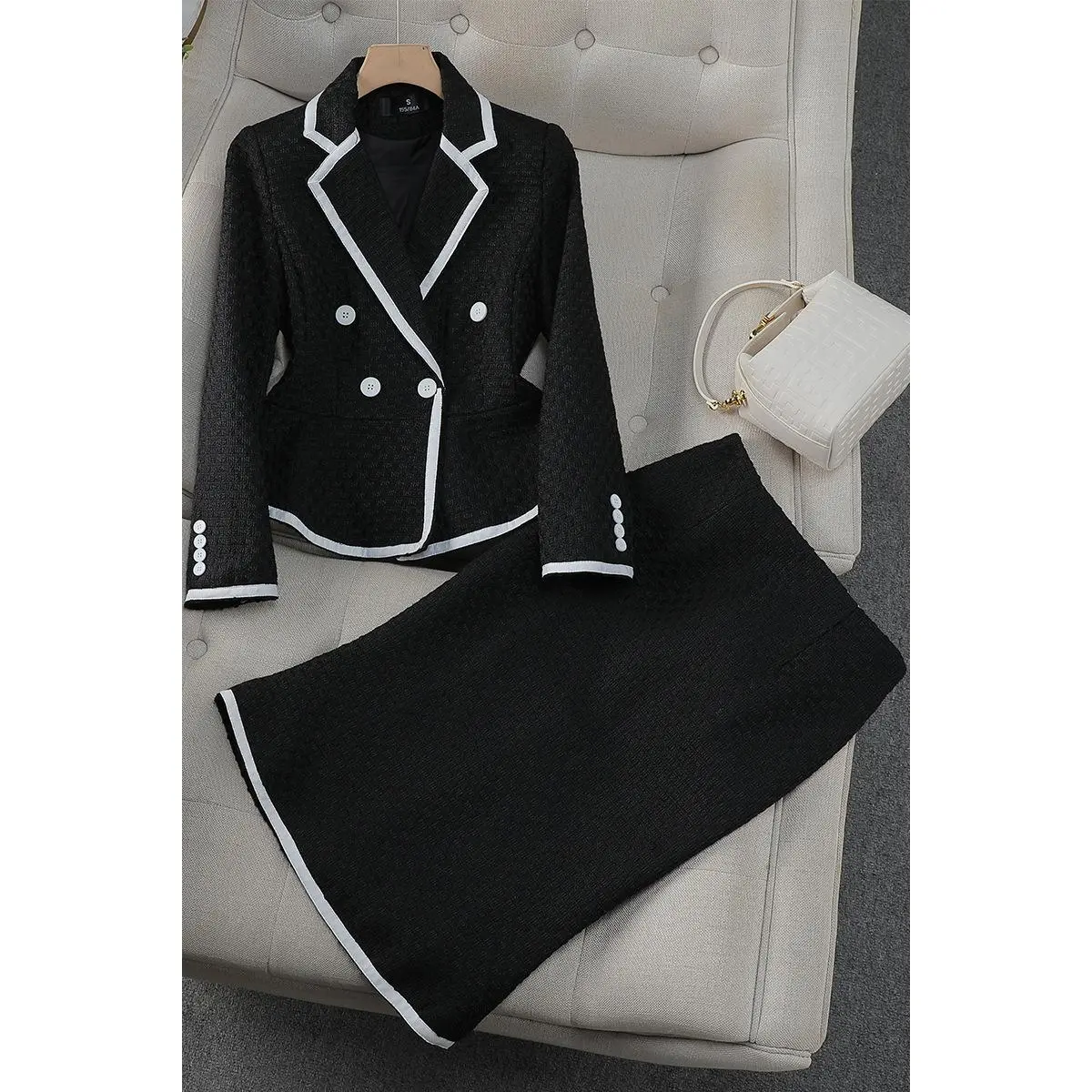 9532 black suit+skirt
