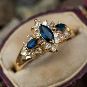An Elegant And Luxurious Women'S Wedding Ring, Set with Marquise-Shaped Synthetic Zirconia, Exquisite Jewelry Suitable for Noble Women, Perfect for Engagements, Weddings, Parties, And Lavish Banquets