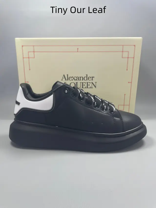 Sleek Flat Platform Sneakers, Sports Collectible Shoes for Social Media Street Vlog Photography