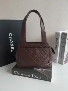 Pre-owned CHANEL As Shown Shoulder Bags Quilted Handbag 28072025X699