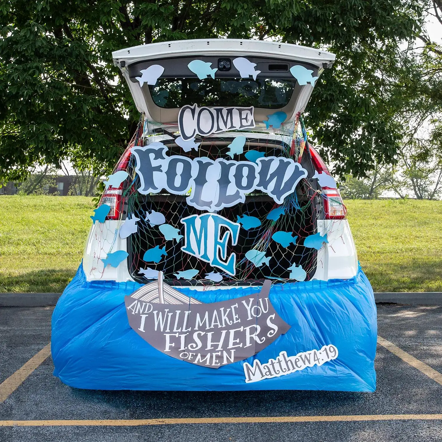 Religious Fishers of Men Trunk-or-Treat Decorating Kit - 42 Pc