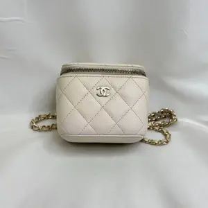 Pre-owned CHANEL caviar Crossbody Bags Classic Vanity Case with Chain Quilted Mini