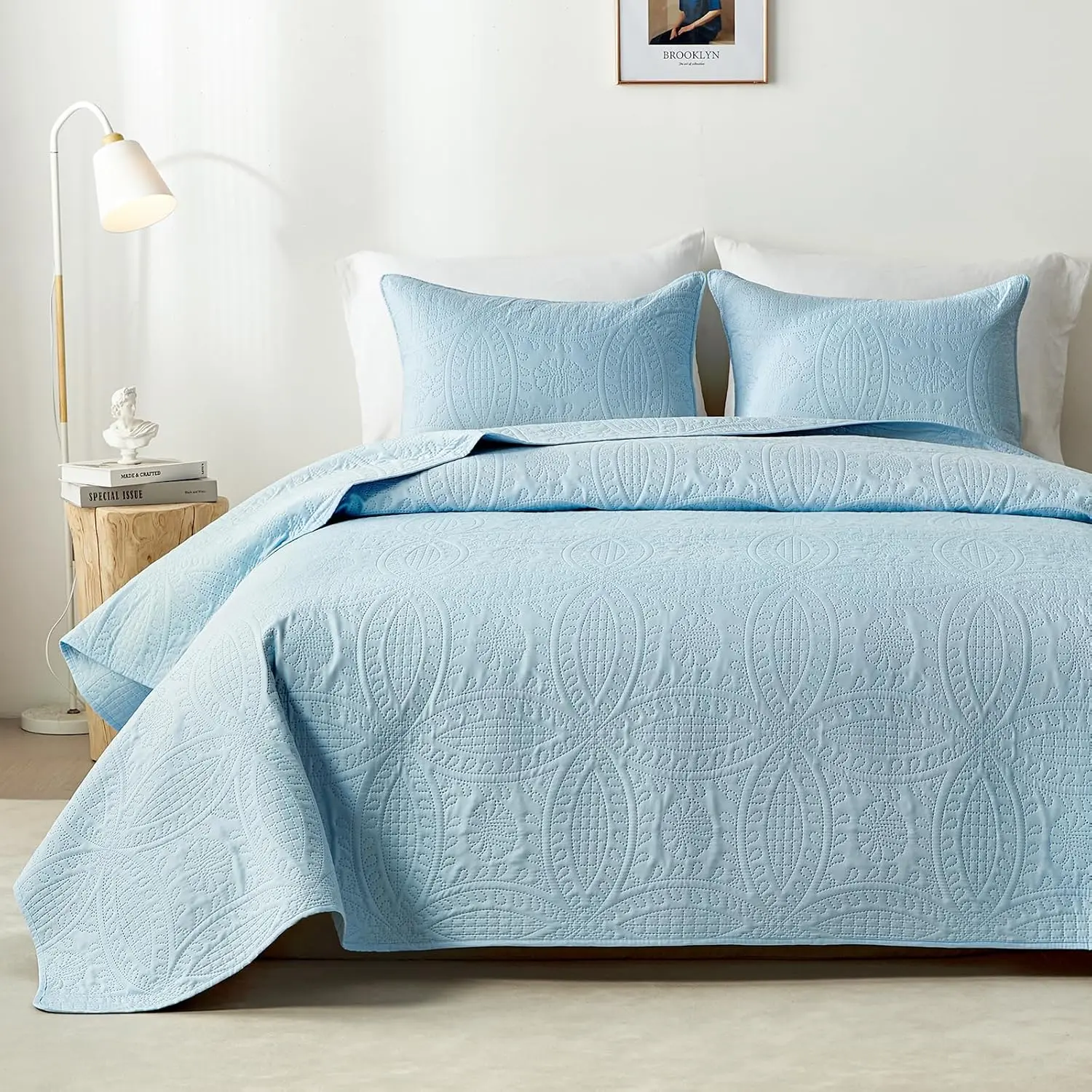 Queen Comforter Set - 3-Piece Queen Size Light Blue Seamless Press Minimalist Quilt Bedding Set, Coin Pattern Ultrasonic Lightweight Soft Coverlet, All-Season Machine Washable Summer Vibe Bedding