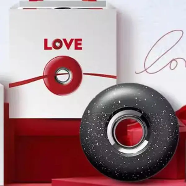 The 2026 upgraded electric shaver features a donut shape, an arc-shaped mesh head, is waterproof and skin-friendly, washable, rechargeable, has a high-speed motor, a long-lasting battery, is compact and portable, and provides a smooth, matte shave.