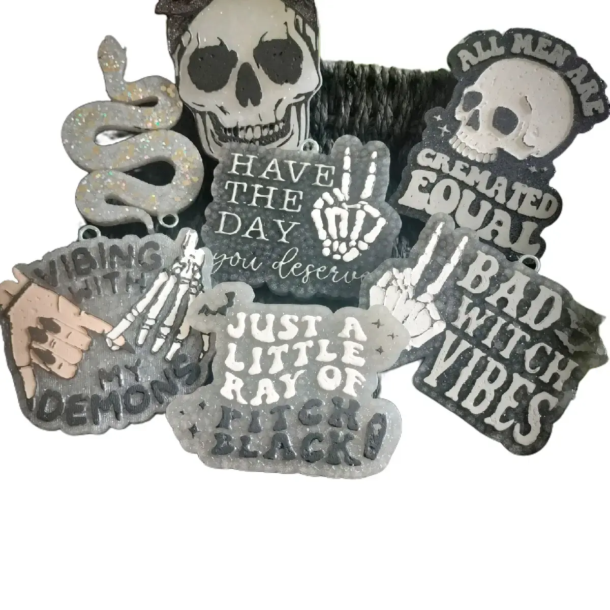 Goth Style Bad Witch Skull Snake Vibes Car Freshener, Aromatic Scented Beads for Spooky Season, Dark Feminine Car Decor & Accessories, Cars